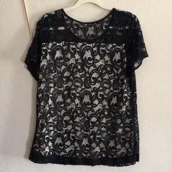 Black & white lace detail stretch top XL, worn once - Picture 4 of 4